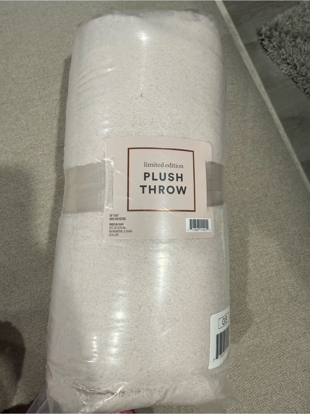 Ulta Beauty Plush Throw - Light Beige/Cream